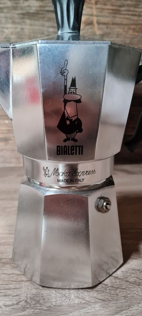 Bialetti kawiarka Moka Express 6tz NOWA