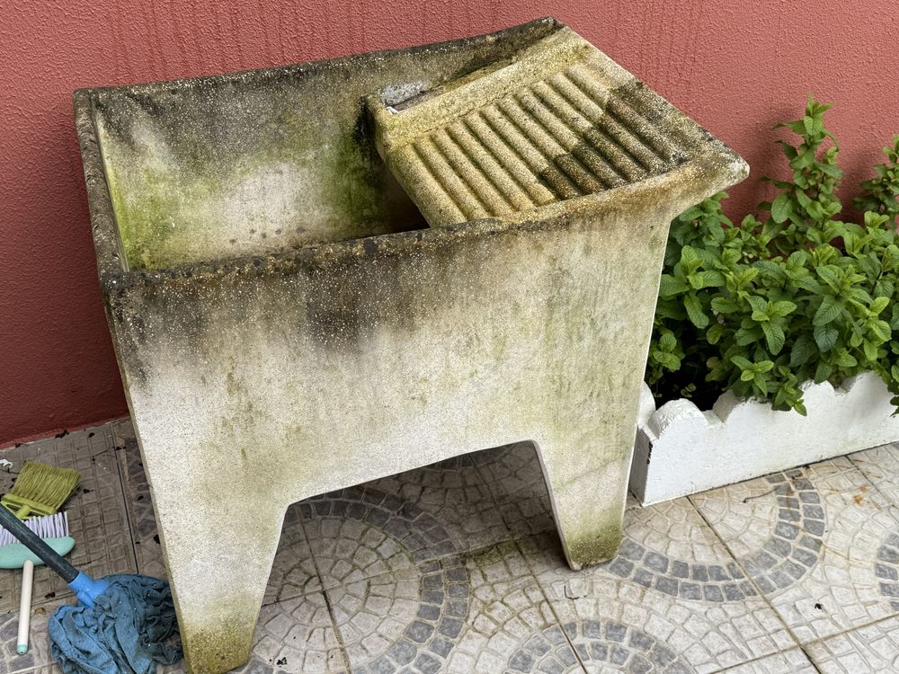 DÁ-SE TANQUE de Lavar Roupa