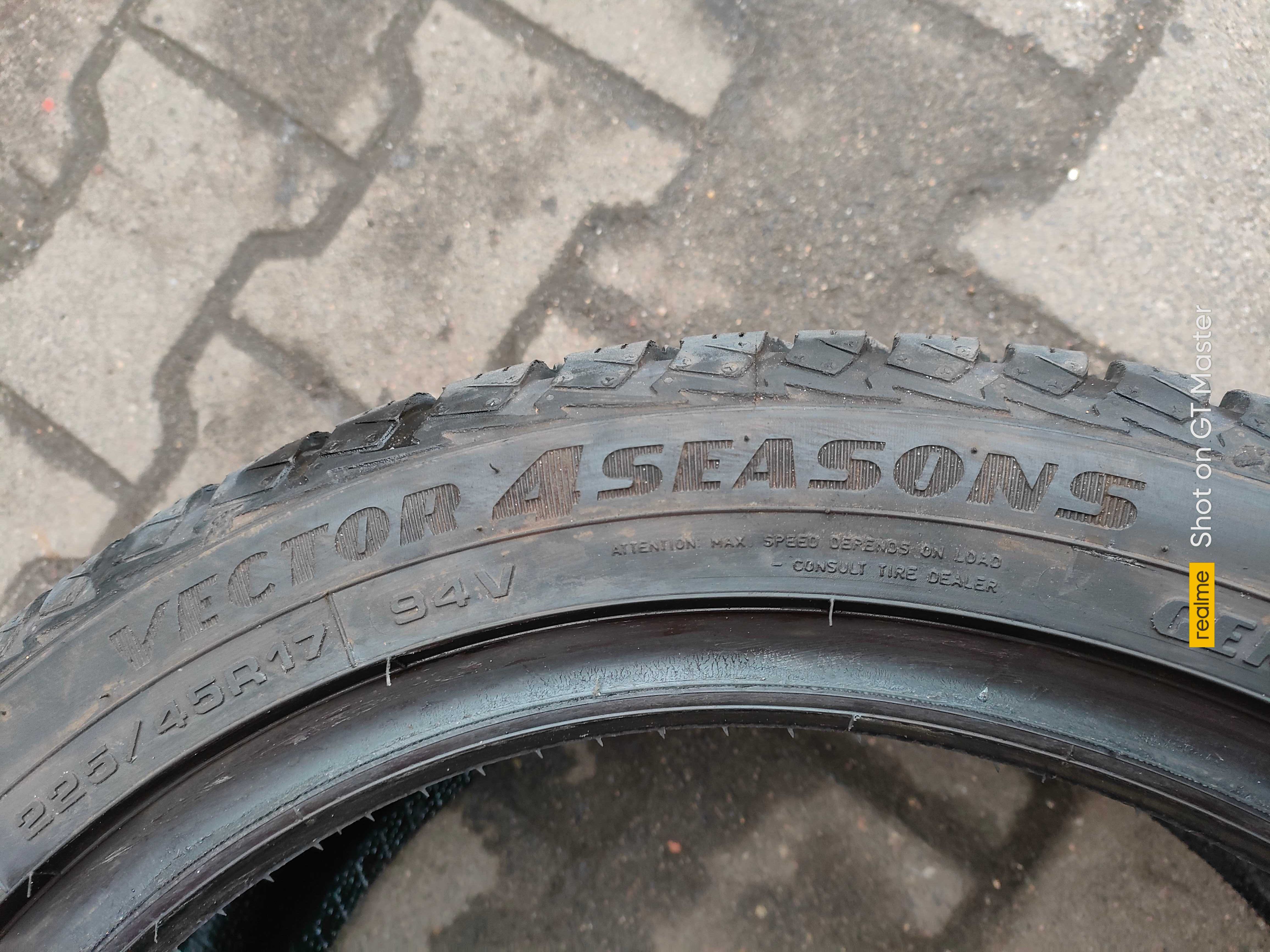 Goodyear Vector 4Seasons 225/45/17