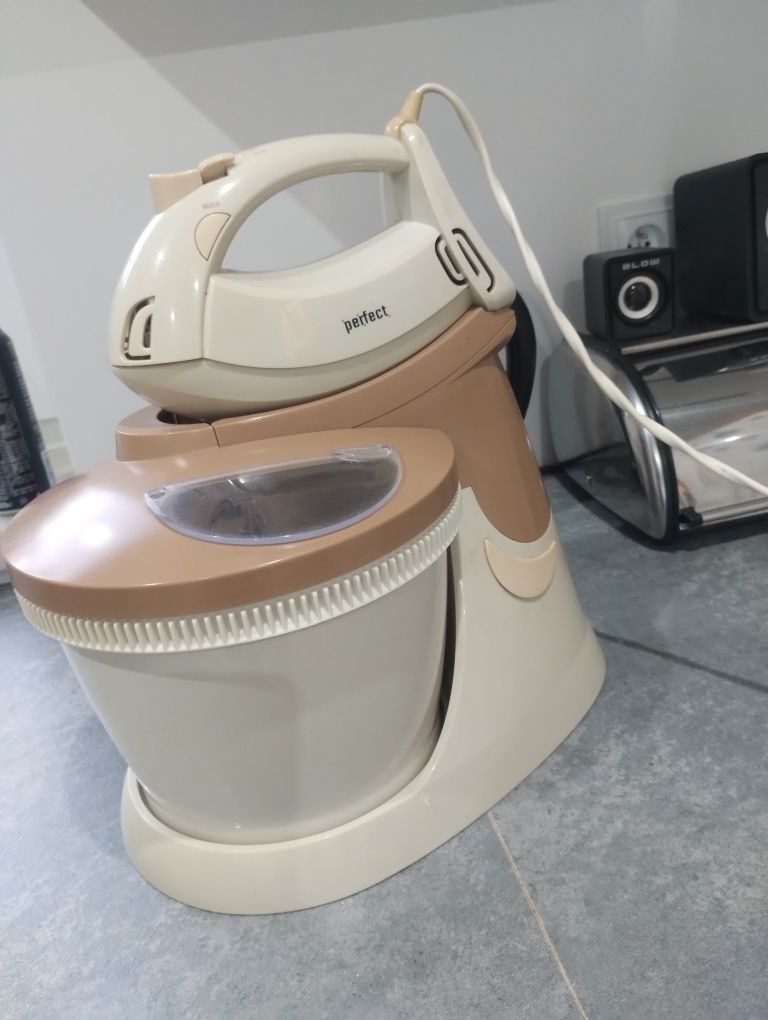 Mikser robot kuchenny