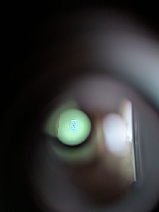 Моноокуляр з невеликою оптичною лінзою