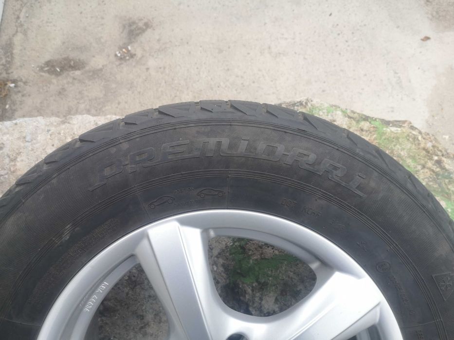 Резина 215 70 R16 зимова на дисках