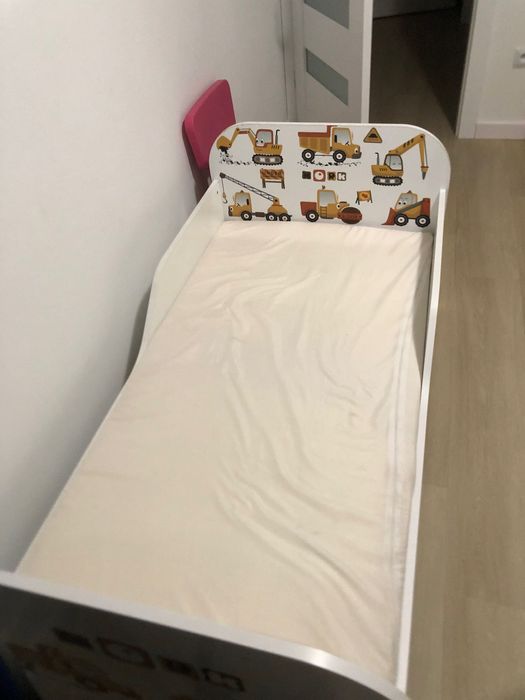 Łóżeczko dziecięce z materacem