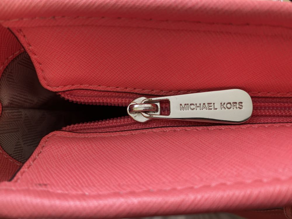 Michael kors jet set travel