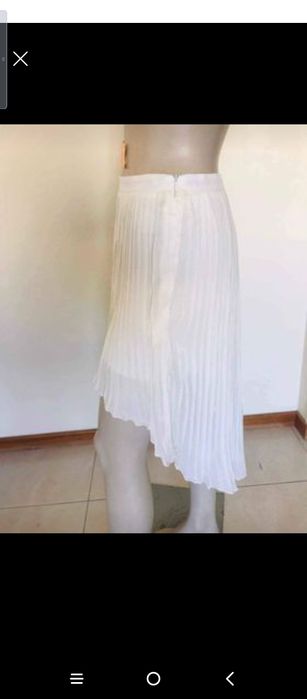 Saias tam 34/36,lindas como novas,forradas