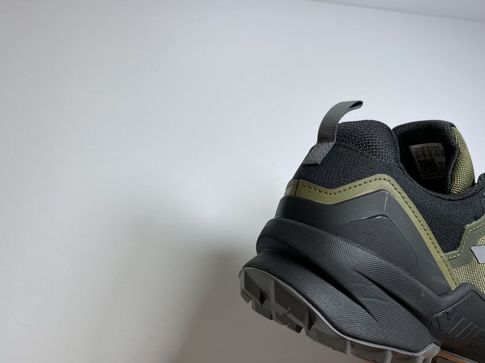 43-27.5см ОРИГІНАЛ 100% Кросівки ADIDAS TERREX Swift R3 HR1339