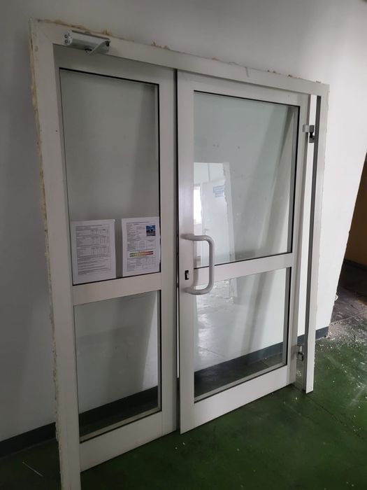 Drzwi aluminiowe sklepowe 208 x 176
