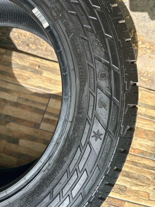 215 65 16 Continental VanContact A/S Ultra зима