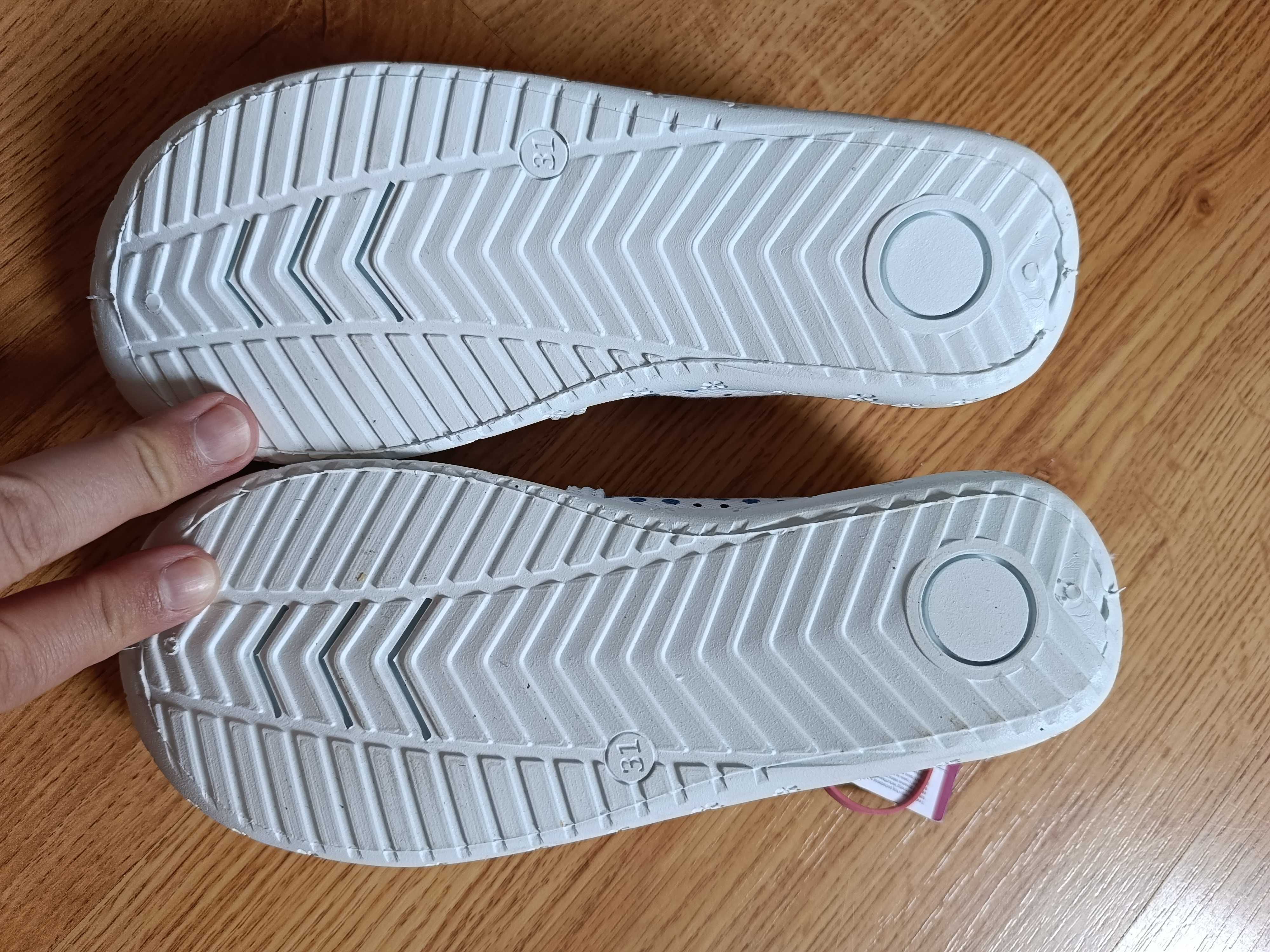 Buty na zmianę trampki baleriny