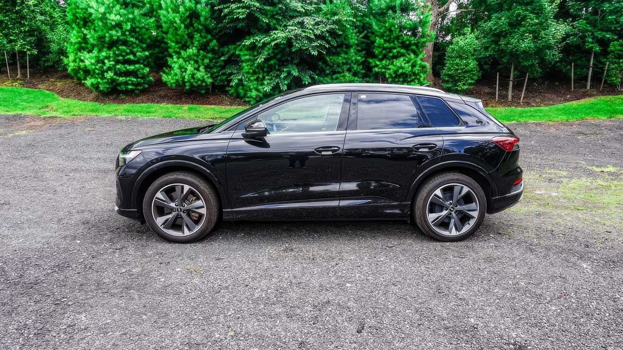 2022  Audi Q4 55