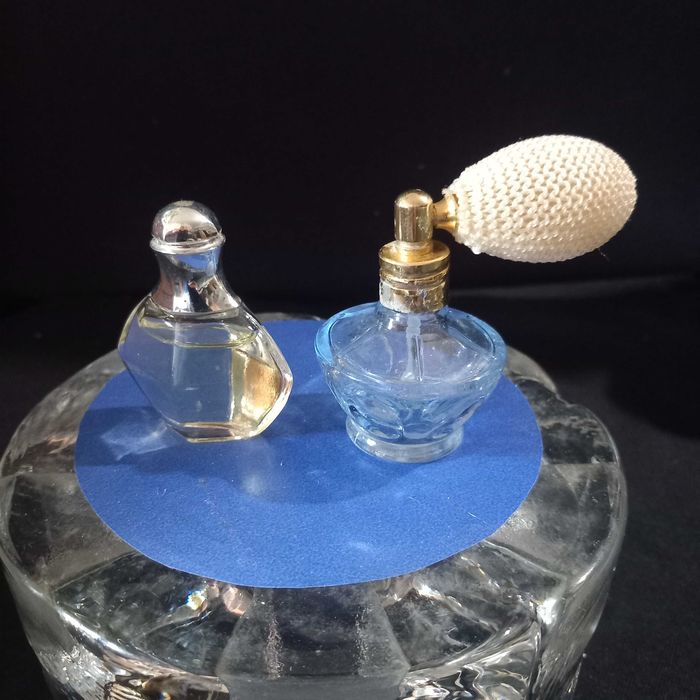Perfume e atomizador vintage