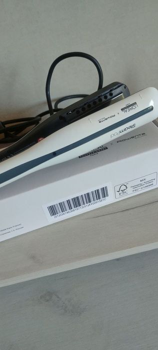 Паровий випрямляч для волосся L'Oréal Professionnel SteamPod 3.0.
. Те