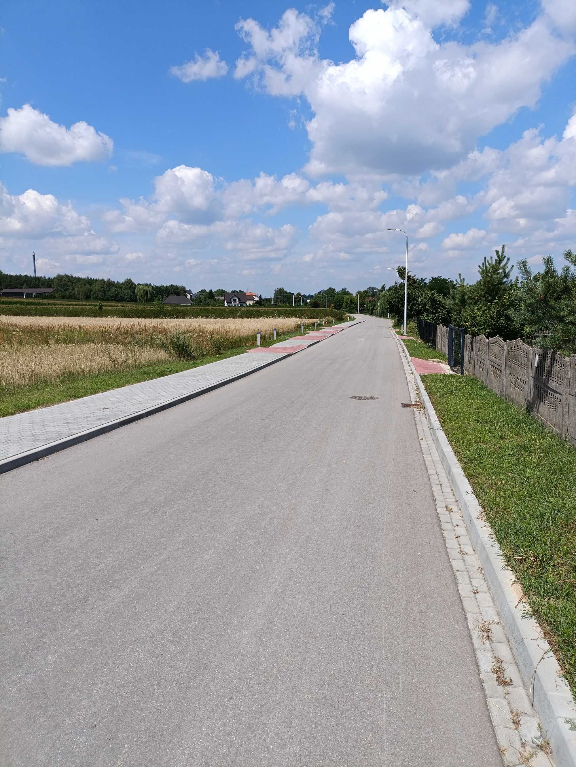 Sprzedam działkę budowlaną w Lipsku przy ulicy Gospodarczej.