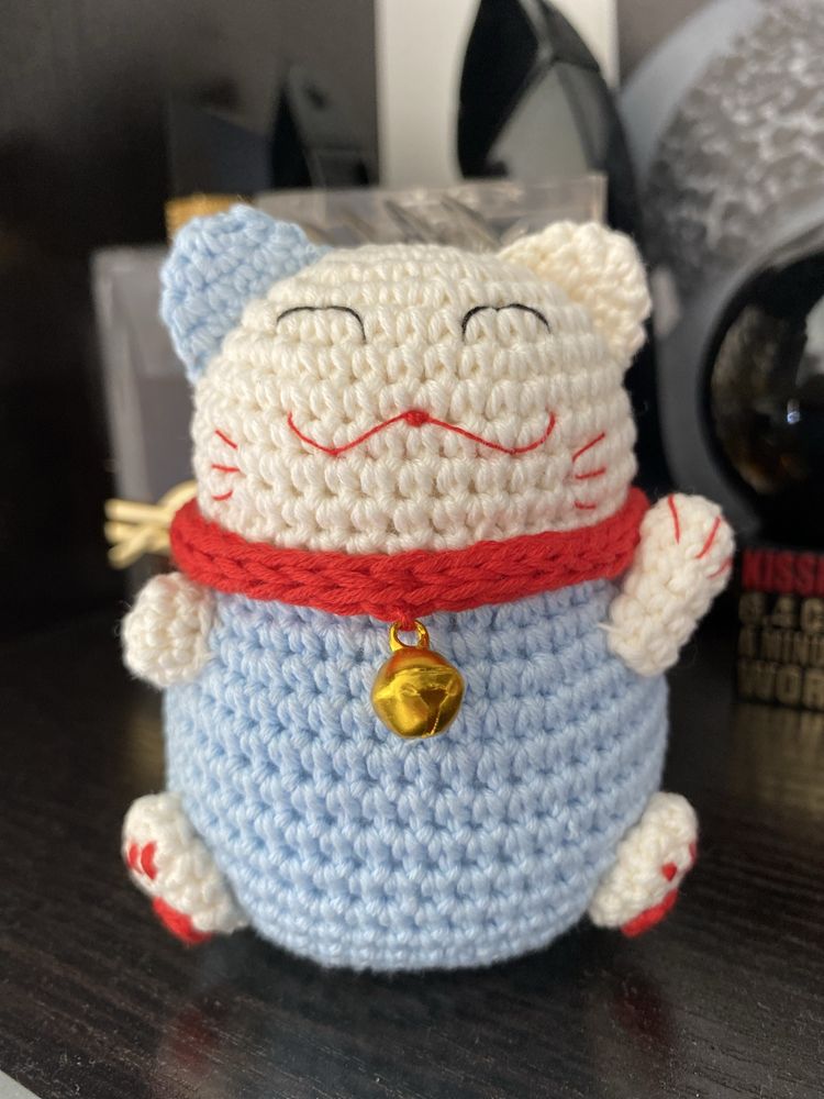 Lucky cat maneki neko szczęśliwy kot