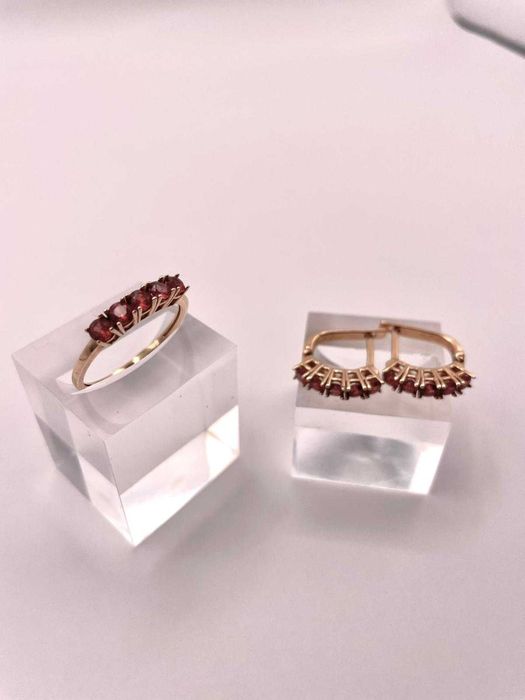 Conjunto em ouro maciço Anel + par de brincos com zircônias rosa