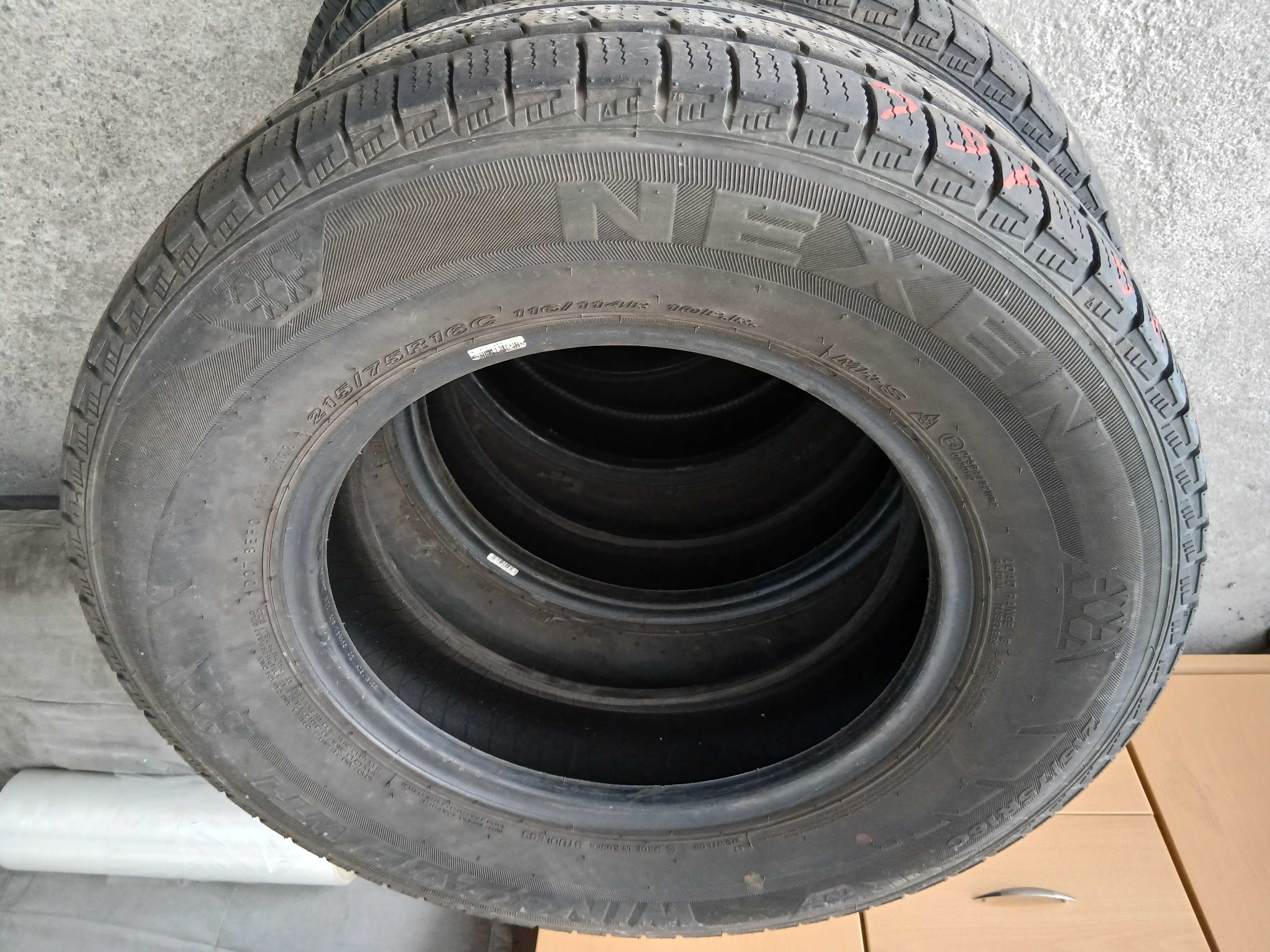 2 Pneus 215/75R16 C Nexen