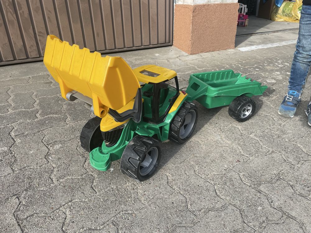 Traktor ogrodowy Lena Giga Trucks