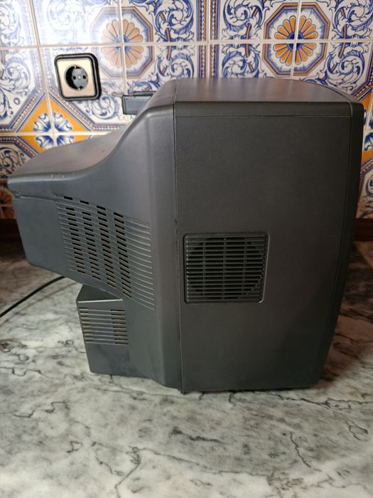 Televisão Sharp a cores