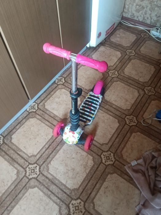 Самокат дытячый  Продаю срочно