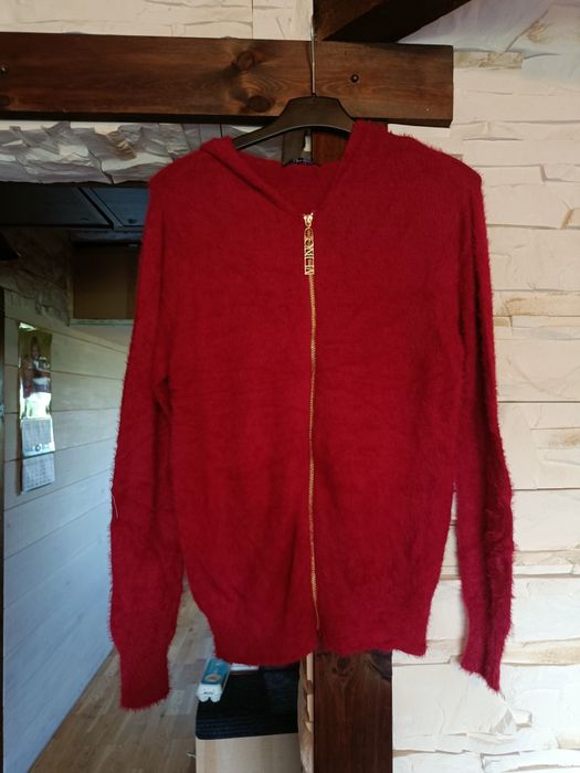 Piękna cieplutka burgundowa alpaka z kapturem