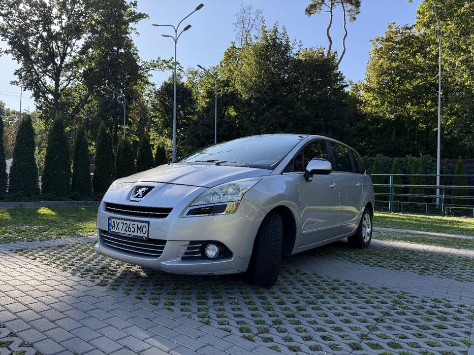 Продам Peugeot 5008 1.6 hdi 2010 дизель