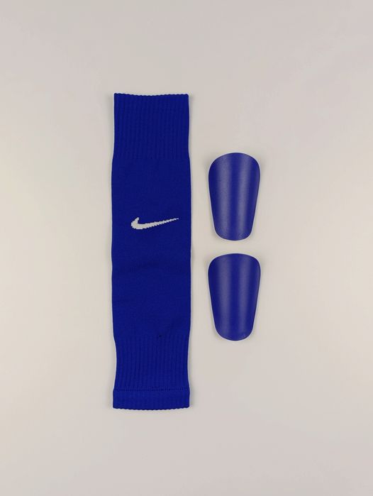 Футбольний комплект (гетри-обрізки Nike + щитки)