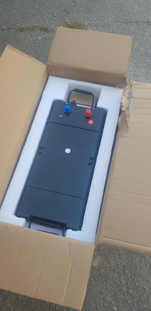 Акумуляторна батарея зарядна станція kepworth lifepo4 12v 200ah блютуз