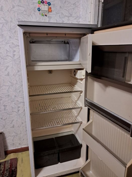 Продам холодильник