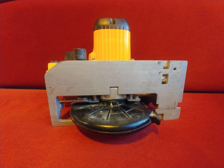 Piła tarczowa dewalt dcs391
