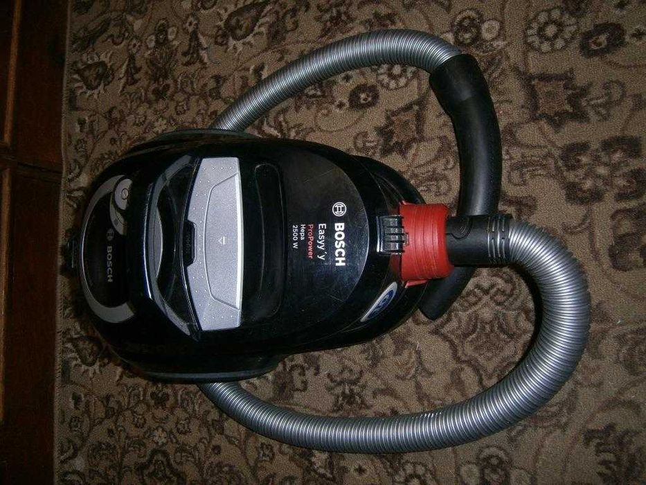 Пылесос  Bosch мощный