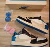 Jordan 1 Retro Low OG SP
Fragment x Travis Scott   R.43/27.5