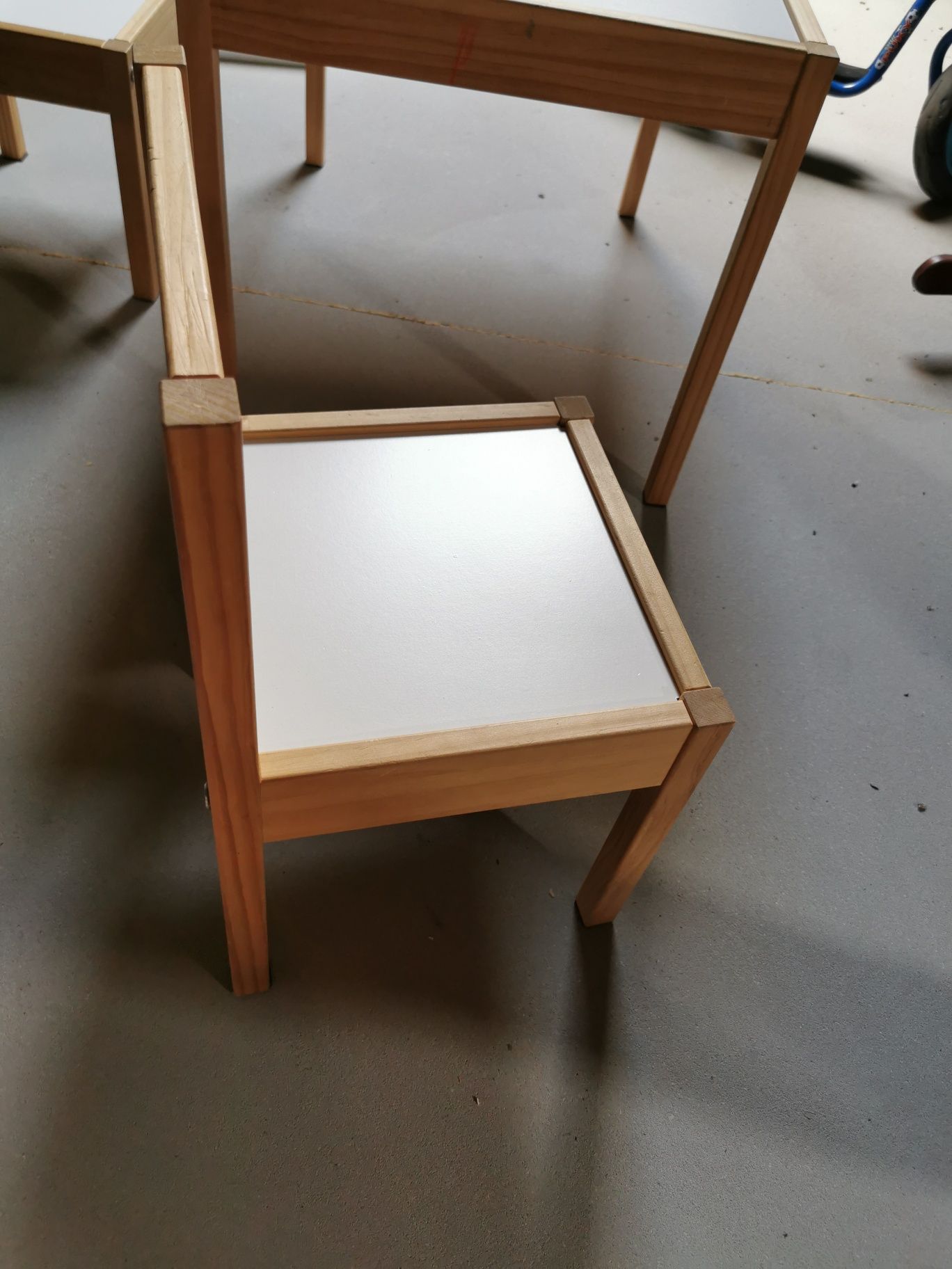 Stolik i dwa krzesła IKEA