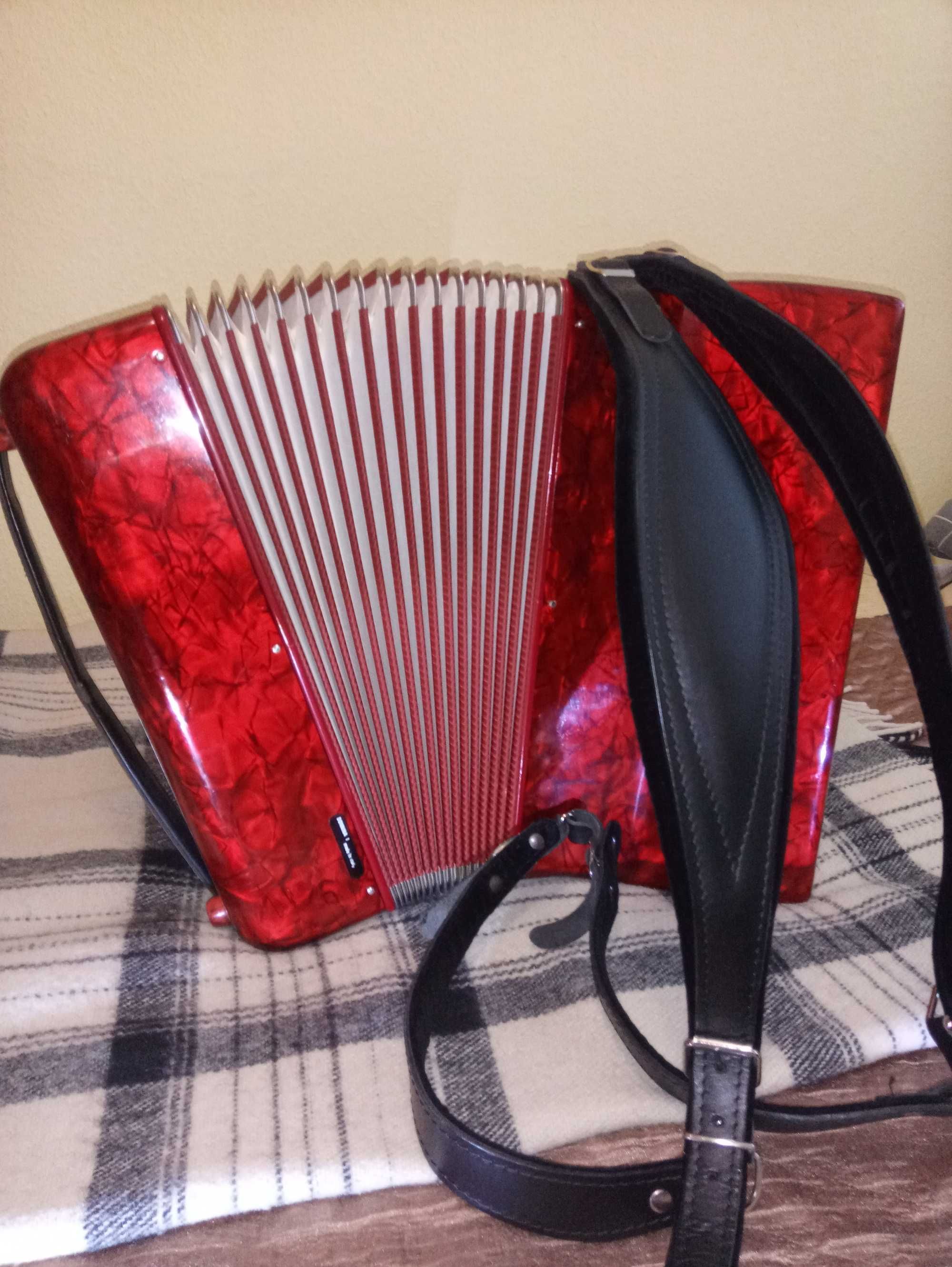 Sprzedam akordeon Paolo Soprani 80 b.