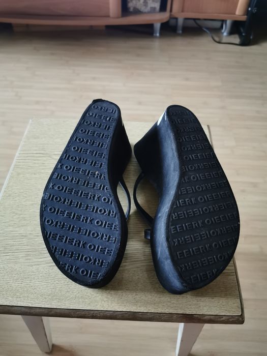 Продам в'єтнамки на високій танкетці