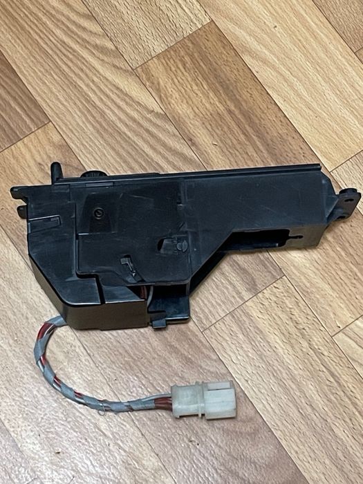 Консоль прикуривателя 8Е0 863 284 Е  Ауди А4 В6 В7