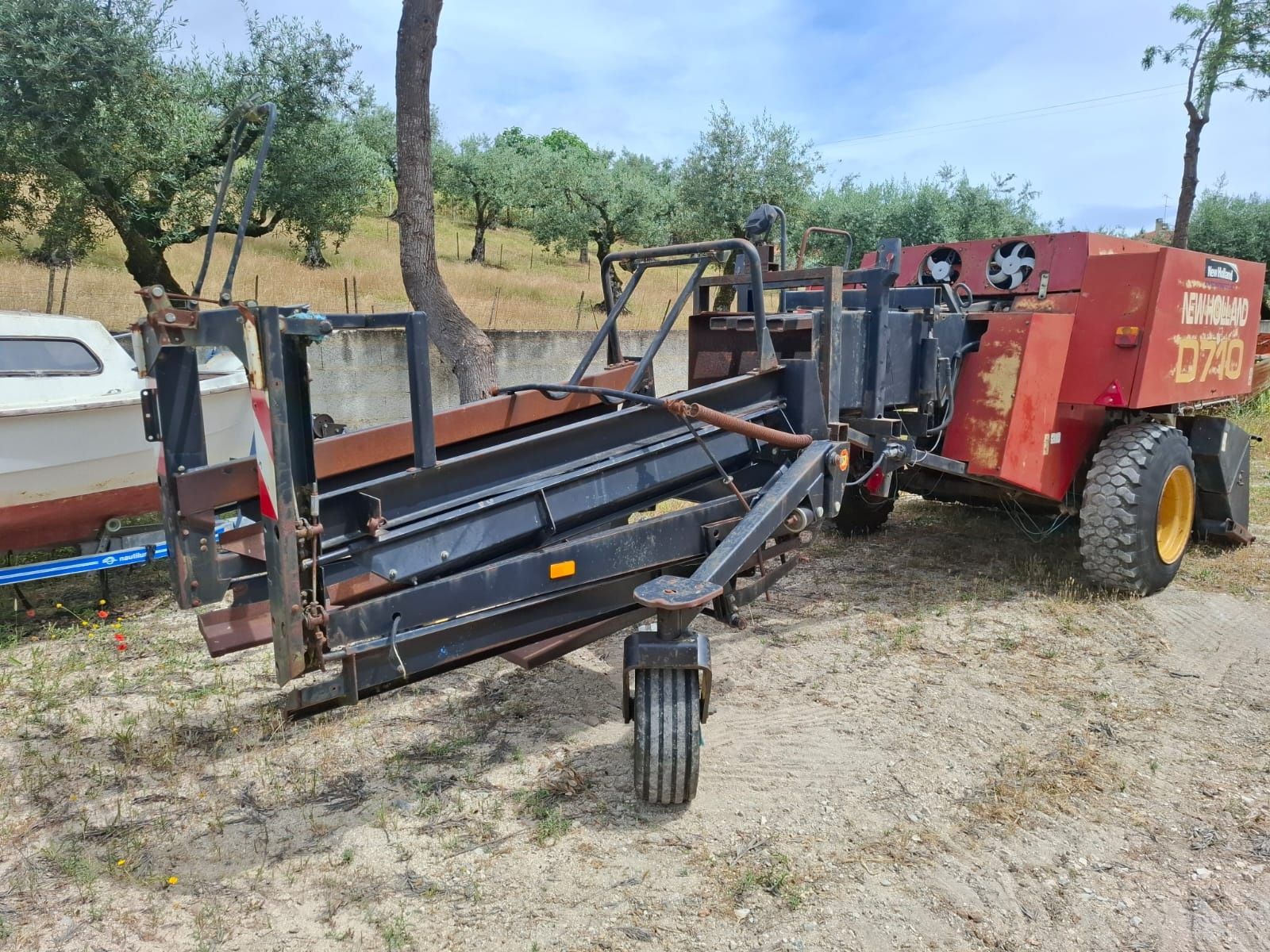 Enfardadeira quadrante New Holland D 710