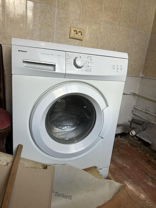 Пральна машина в гарному стані