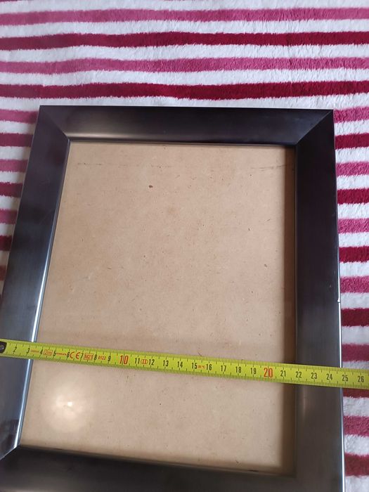 Moldura usada em bom estado