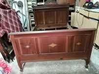cama de casal antiga , ver bem as fotos e ler o anuncio