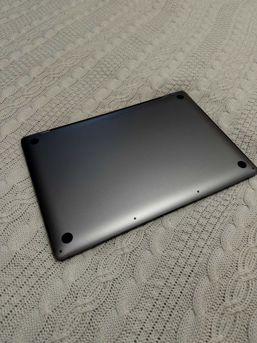 Macbook Pro 2019 15 inch i7 / 16 / 512gb. TouchBar. Хороший стан.