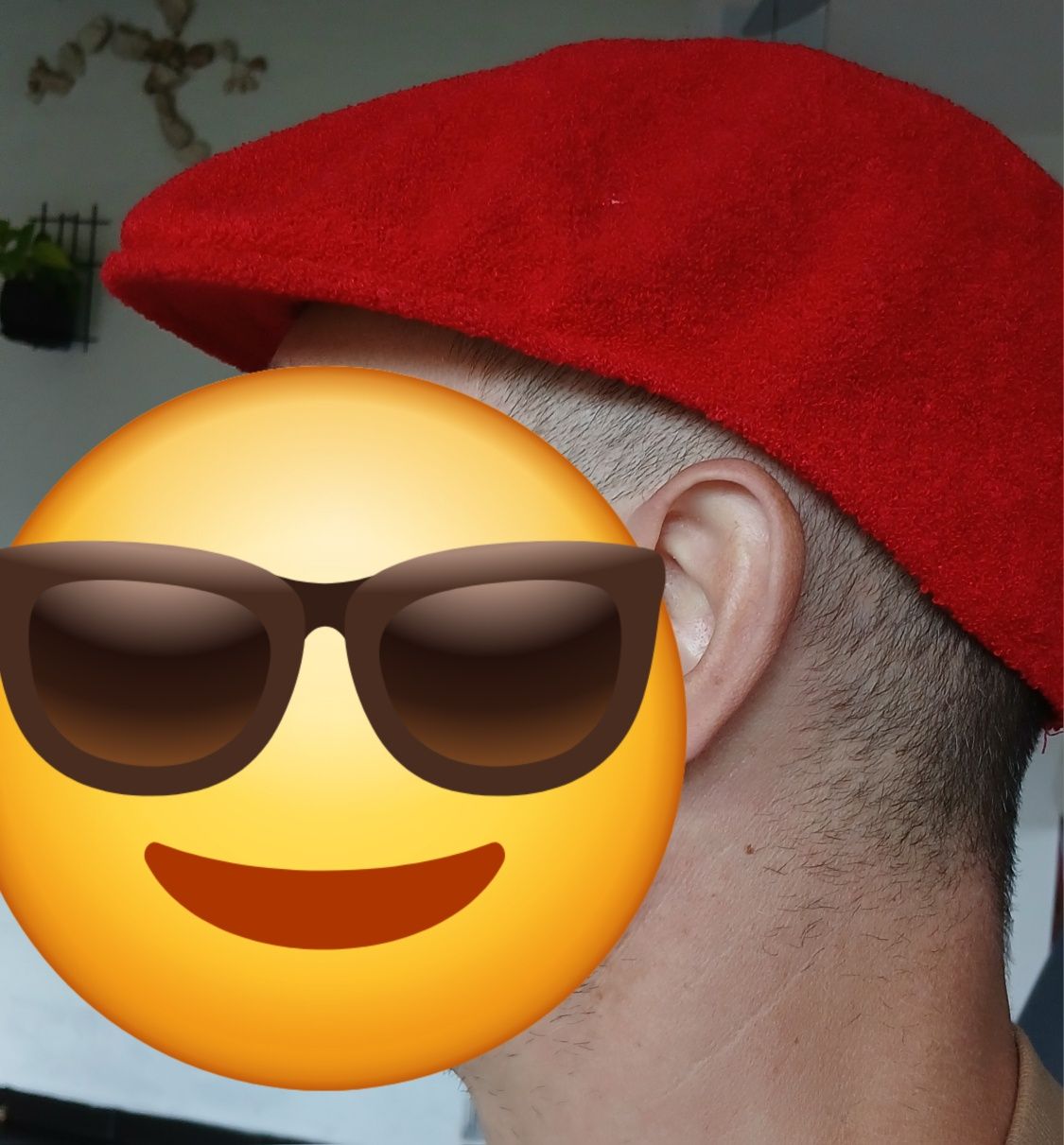 Kaszkiet czerwony L, Kangol,  Bermuda 504 cap
