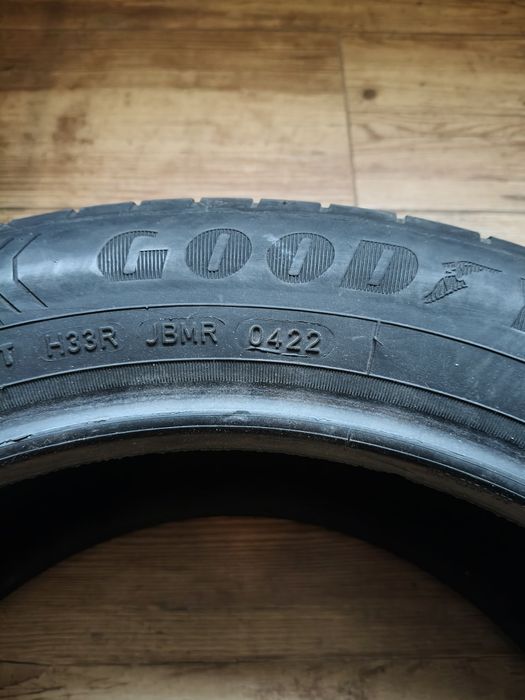Продам шину Goodyear 215/55/17