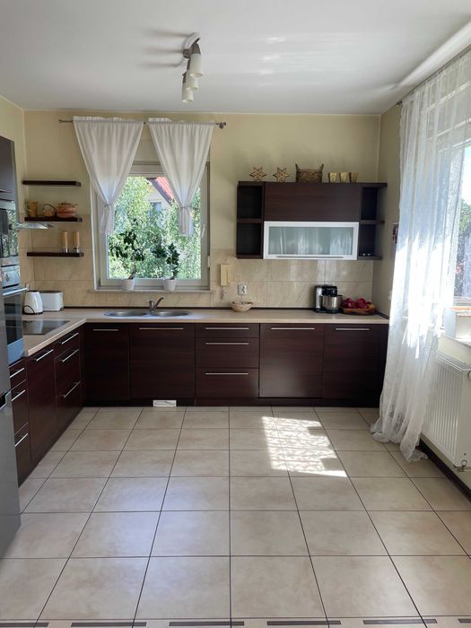 Kuchnia ze sprzętem kuchennym