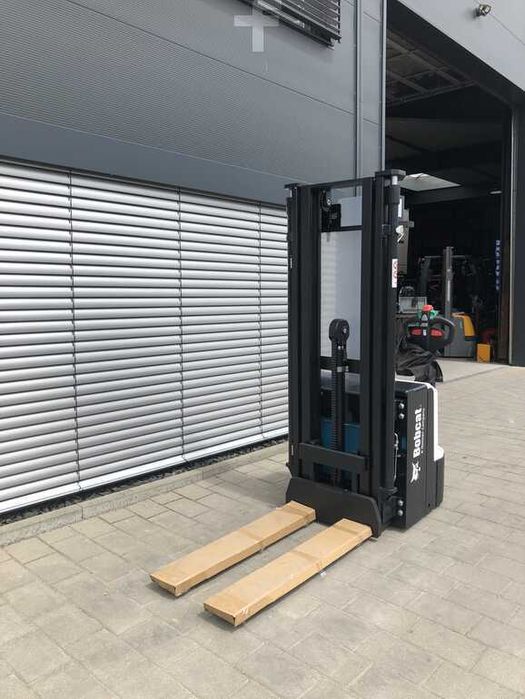 Bobcat BSL16N-7i Lithium Triplex Initalhub 0mh/1.6t/2.1m/2025y