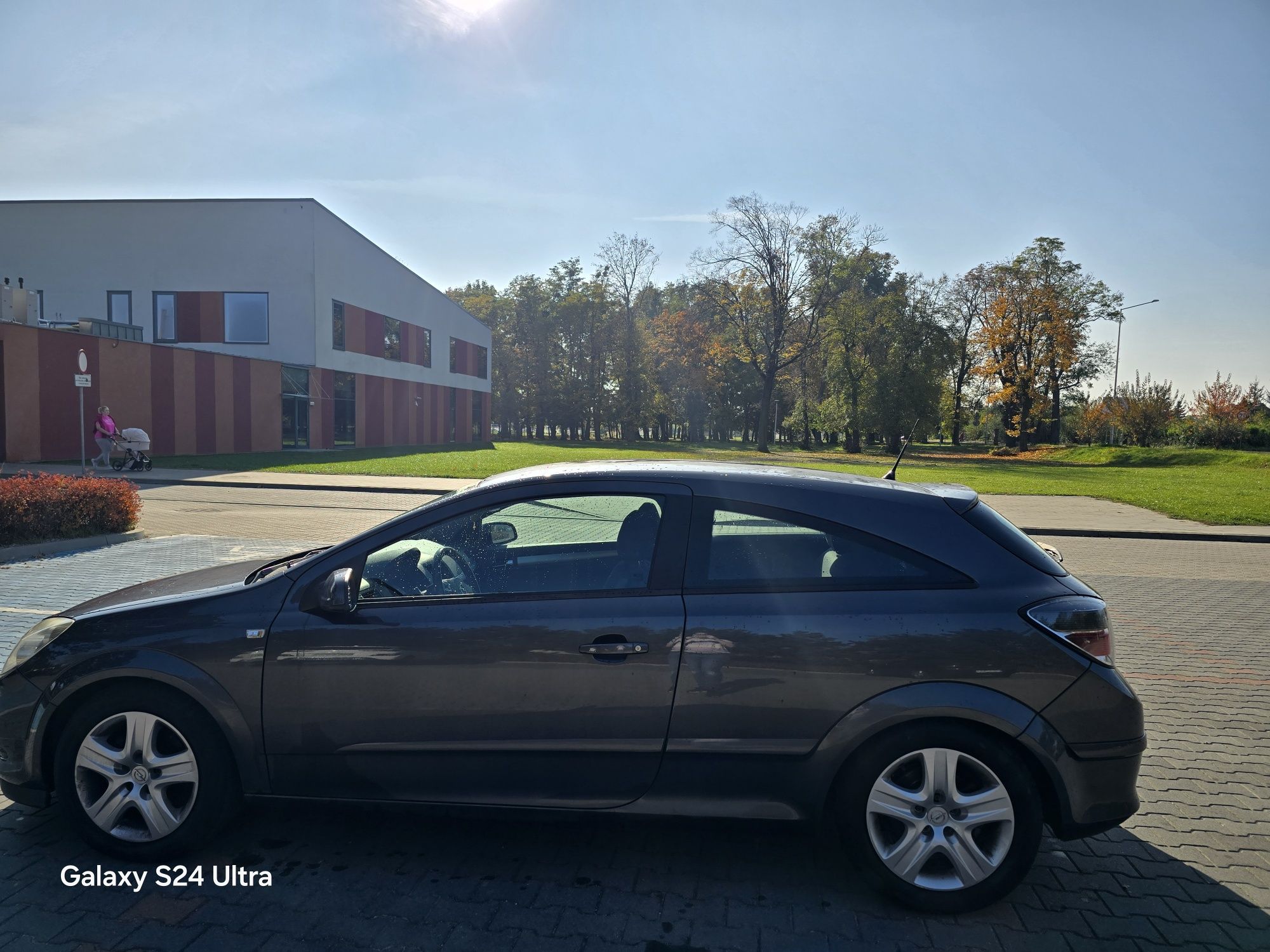 OPEL ASTRA GTC H 1.4 benzyna *Klima * 90 KM