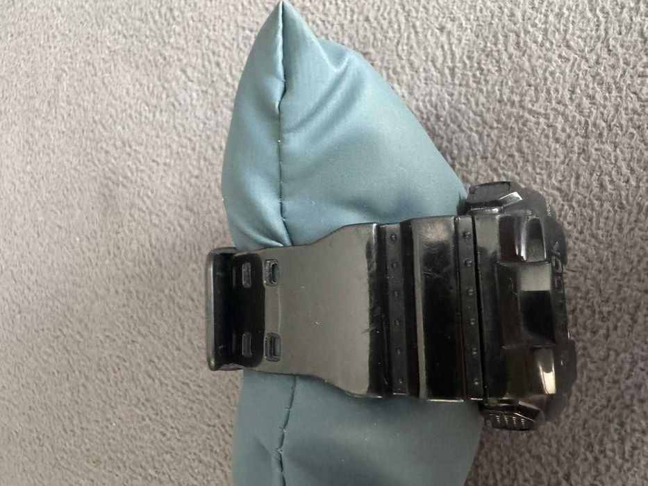 Casio G-Shock GA-110GB-1AER – czarno-złoty