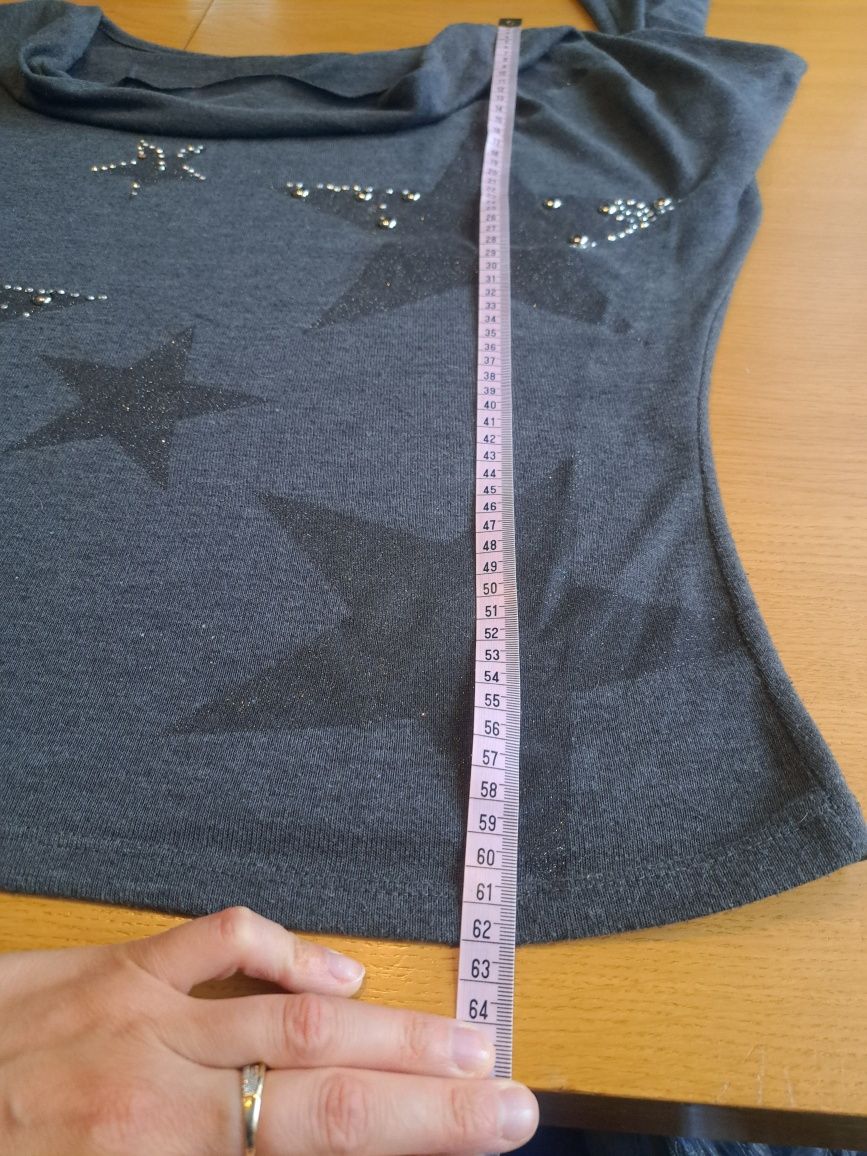 Szara bluzka w gwiazdki z wykładanym kołnierzem r. 40/42 (L/XL)