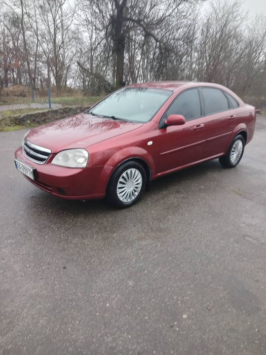 Продам Шевроле Лачеті в нормальному стані.