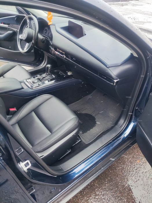 Автомобіль  Mazda cx30