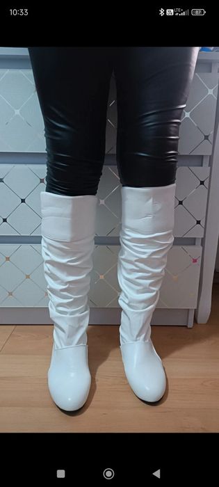 Białe kozaki z marszczeniem 40,5